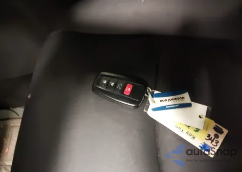 2024 Toyota Rav4 Xle Premium из США, поврежденный, VIN 2T3A1RFV0RC428427